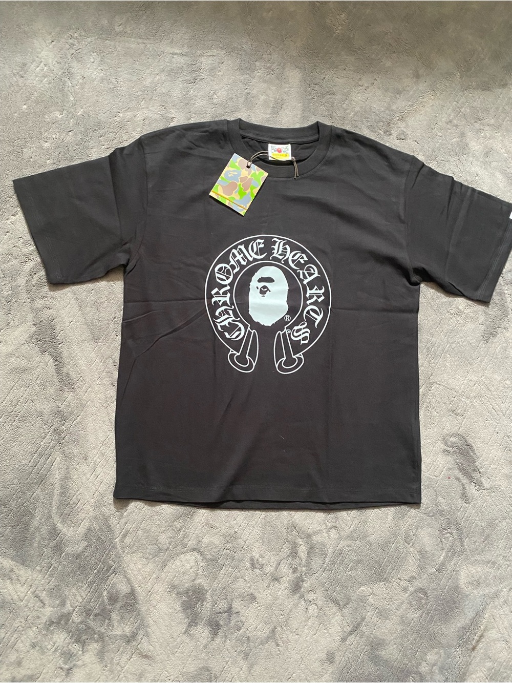 8 BAPE T-SHIRTS (2L,2S,4M) - Picture 2 of 9